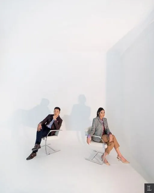 8 Potret Prewedding Putri Tanjung-Guinandra. Bertema Kasual dan Adat yang Simpel 9 foto prewedding putri tajung dan guinandra
