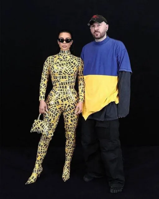 Hadirkan 'Badai', Balenciaga Bawa Pesan Istimewa di Ajang PFW 4 Show Balenciaga di PWF 2022 bawa pesam perlawanan terhadap perang di Ukraina