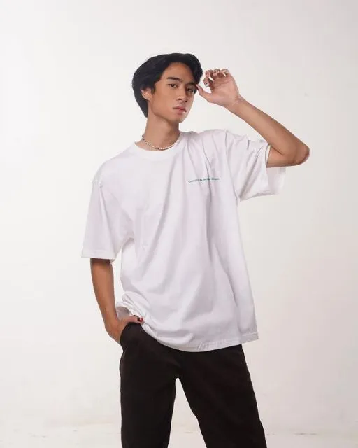 10 Potret Gaya Kece dan Modis ala Devano Danendra. Fashionable Abis! 16 style Devano Danendra