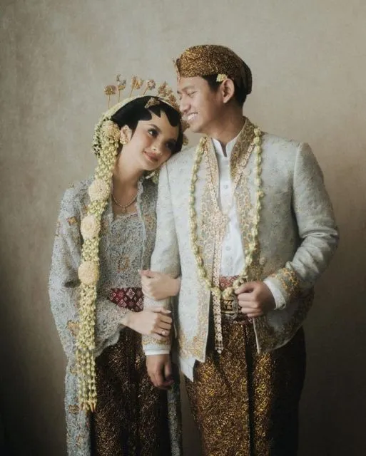 Detail Busana Belva Devara dan Sabrina Anggraini dari Lamaran hingga Resepsi 16 Busana Belva Devara dan Sabrina Anggraini