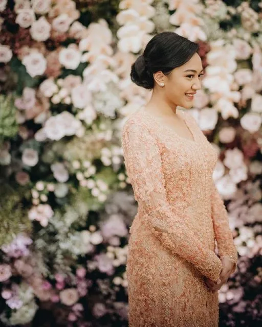Putri Tanjung dan Guinandra Jatikusumo Akan Menikah pada Maret 2022 3 Putri Tanjung akan menikah pada Maret 2022