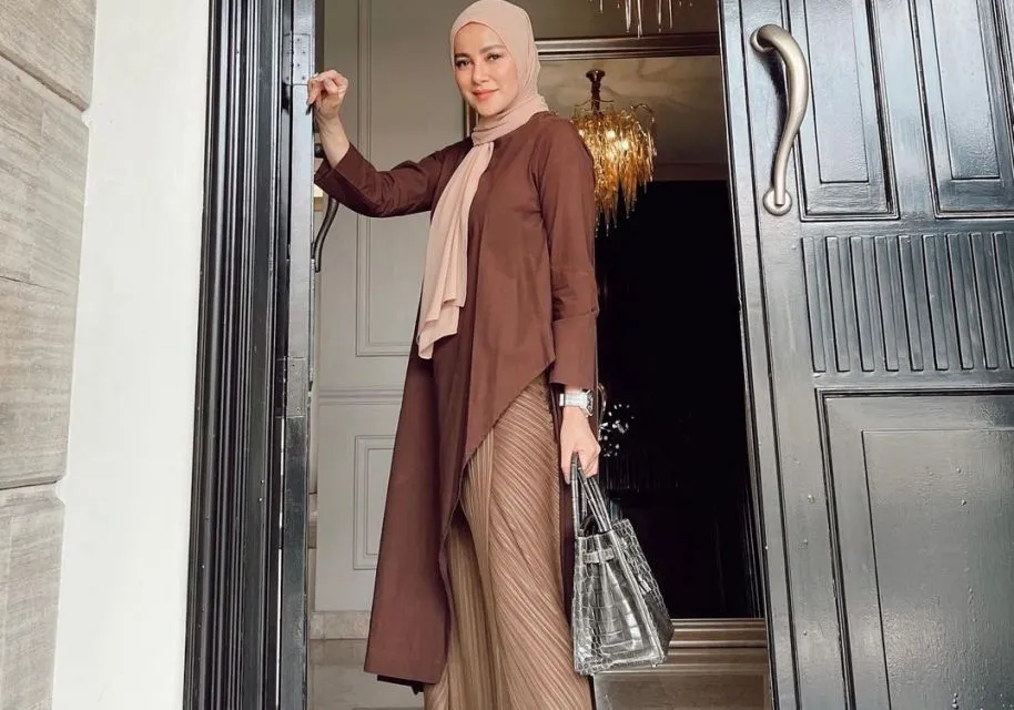 7 OOTD Hijab Olla Ramlan yang Simpel dan Berkelas. Bisa Disontek nih~ 13 OOTD Olla Ramlan