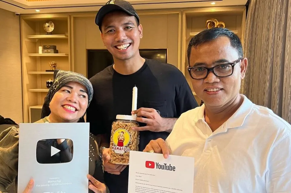 Baru Bikin Channel YouTube, Ibunda Fuji Sudah Terima Silver Play Button 4 dewi zuhriati