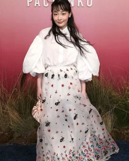 9 Potret Gaya Manis Kim Min-ha, Lawan Main Lee Min Ho di Drama Pachinko 14 Style Kim Min-ha