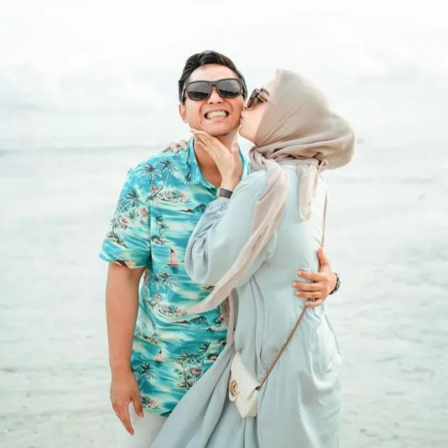 Profil Dinan Nurfajrina, Istri Doni Salmanan yang Jadi Sorotan Publik 8 Dinan bertemu Doni berawal dari instagram