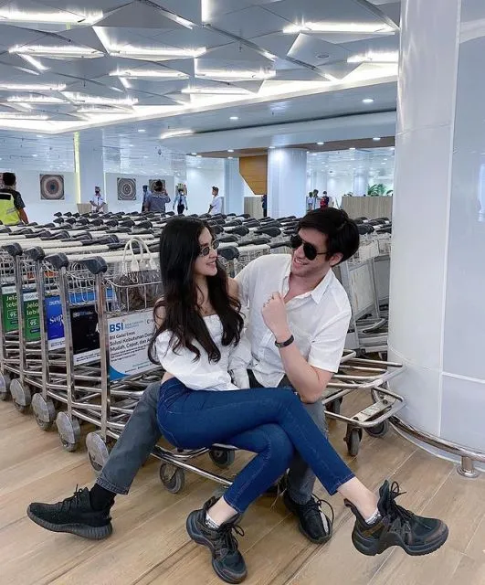 Kevin Aprilio Jengah Ditanya Soal Momongan, Curahkan Isi Hati di Media Sosial 3 Selalu Ditanya Kapan Punya Anak, Kevin Aprilio Curahkan Isi Hati di Instagram