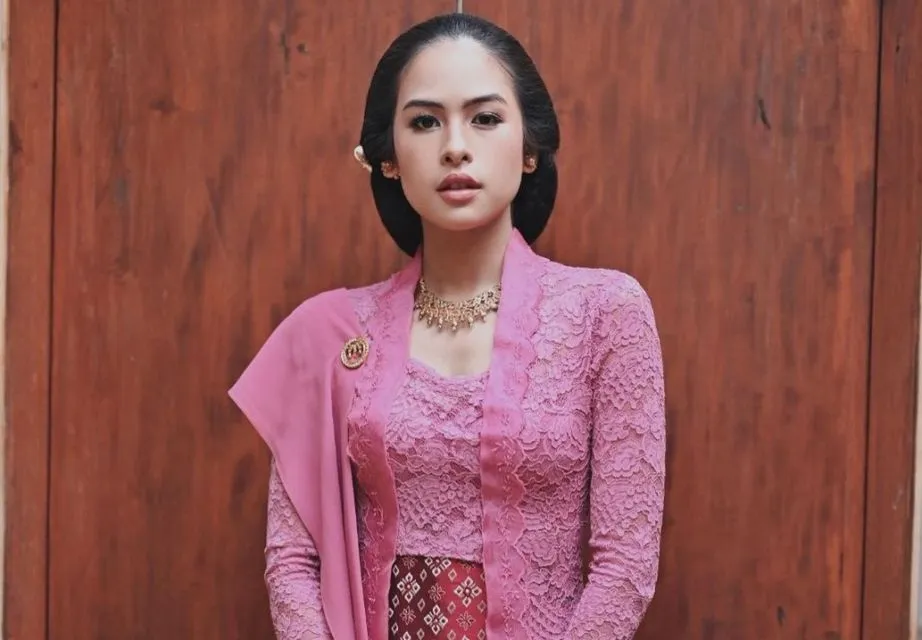 Detail Penampilan Maudy Ayunda di Pernikahan Putri Tanjung. Anggun! 6