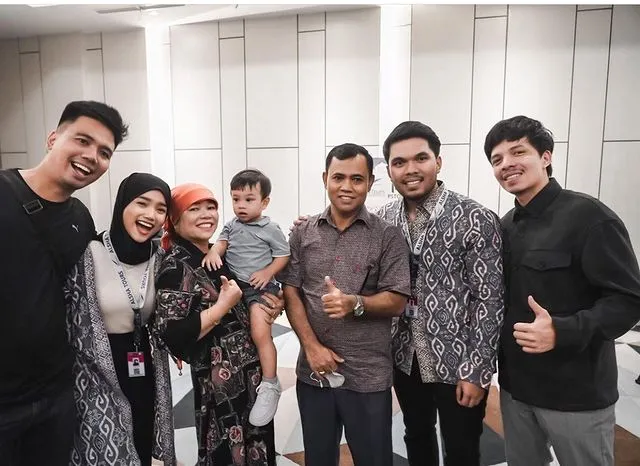 Fuji dan Thariq Halilintar Pergi Umroh, Haji Faisal Ungkap Alasannya Tak Ikut 4 Fuji dan Thoriq Pergi Umroh, Haji Faisal Batal Ikut