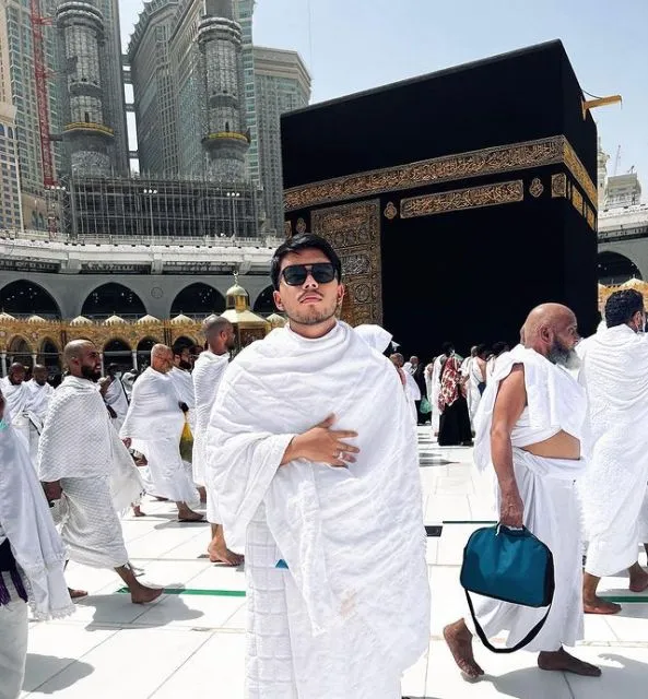 Fuji Lebih Giat Beribadah saat Umrah, Bikin Thariq Halilintar Malu pada Diri Sendiri 3 Kebiasaan Ibadah Fuji Saat Umrah Bikin Thariq Halilintar Malu Pada Diri Sendiri