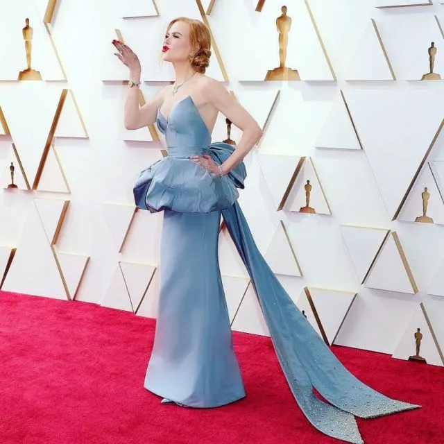 8 Potret Fashion Nicole Kidman yang Wajahnya jadi Meme Sepulang Oscar 9 Potret Nicole Kidman