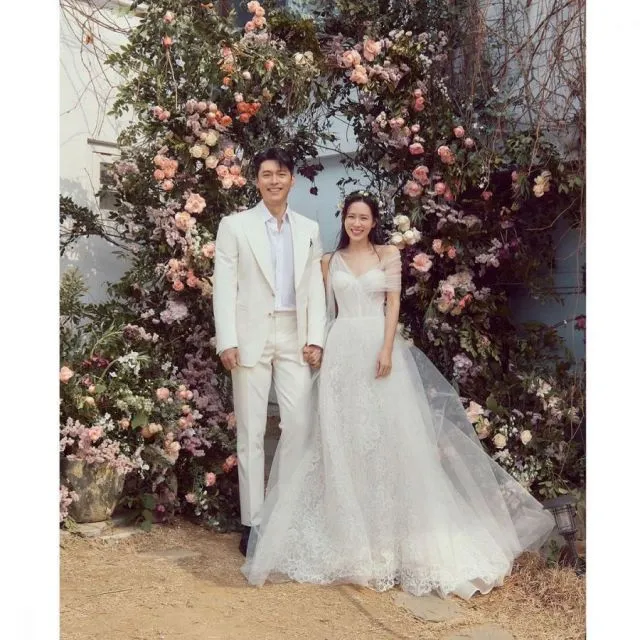 Hyun Bin dan Son Ye Jin Menikah, Agensi Bagikan Foto Pernikahannya. Selamat! 3 Hyun Bin dan Son Ye-jin