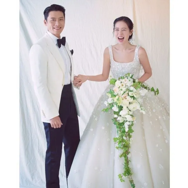 Hyun Bin dan Son Ye Jin Menikah, Agensi Bagikan Foto Pernikahannya. Selamat! 4 Hyun Bin dan Son Ye-jin