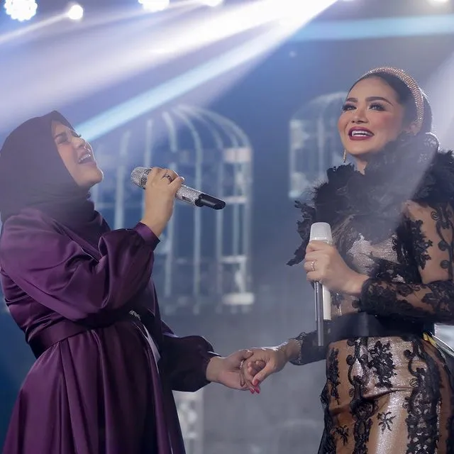 Aurel dan Atta Gelar Konser Bertajuk Bahhagia, Rayakan Anniversary Pertama 4 Rayakan Anniversary, Aurel dan Atta Gelar Konser Bertajuk Bahhagia