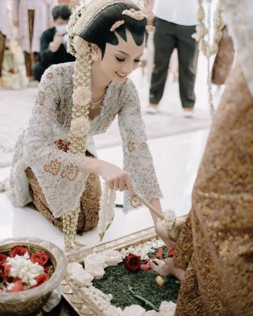 CEO Ruangguru Belva Devara dan Sabrina Anggraini Resmi Menikah 2 Akad nikah serta Upacara Adat panggih Sabrina dan Belva