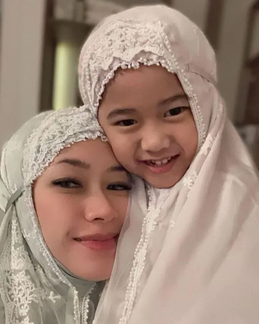 7 Potret Aliya Rajasa, Menantu SBY yang Hamil Anak Keempat 16 Potret kebersamaan Aliya Rajasa dan Gayatri Idalia Yudhoyono, anak ketiganya