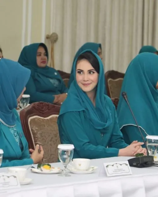 Arumi Bachsin Ungkap Lebih Nyaman Saat Jadi Artis daripada Istri Pejabat 3 Arumi Bachsin, istri Emil Dardak