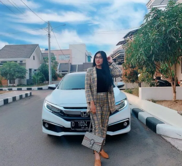 8 Potret Gaya Gigi Ruwanita, Mantan Istri Doni Salmanan 13 Gigi Ruwanita