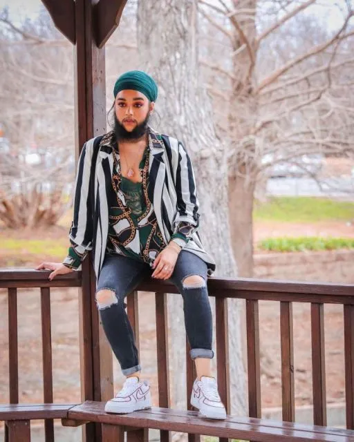 Potret Gaya Harnaam Kaur, Model Wanita Asal Inggris yang Berjenggot Lebat 16 Model asal Inggris Harnaam Kaur