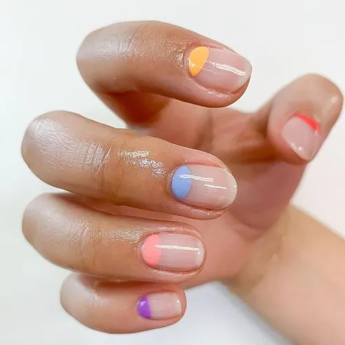 Ide Reverse French Manicure. Gaya Nail Art Cantik yang Lagi Banyak Peminatnya 20 rainbow reverse manicure