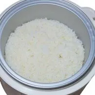 Penyebab Rice Cooker Bau Nggak Sedap dan Cara Mengatasinya. Harus Peka!