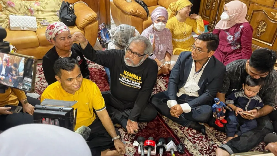 Komnas Anak Kunjungi Rumah Haji Faisal, Siap Jadi Saksi Sidang Hak Asuh Gala Sky 4 Komnas Anak Kunjungi Kediaman Haji Faisal, Ungkap Siap Jadi Saksi Sidang Hak Asuh Gala Sky