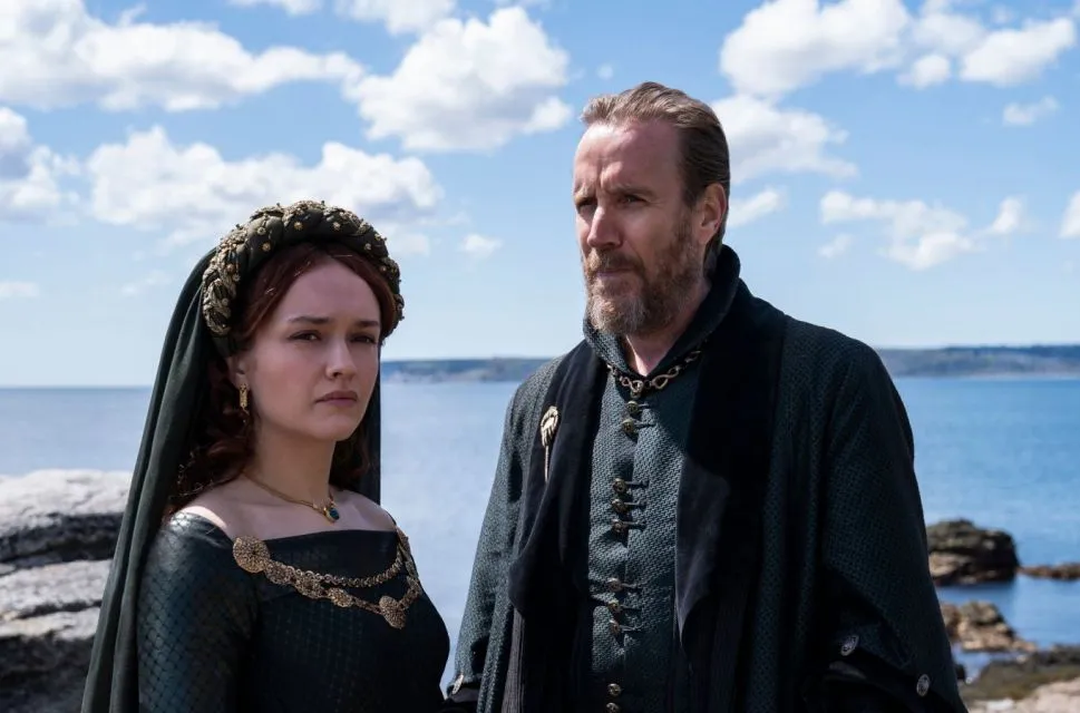 House of The Dragon, Spin Off dari Game Of Throne Dipastikan Segera Rilis 4 Olivia Cooke (kiri) dan Rhys Ifans (kanan)