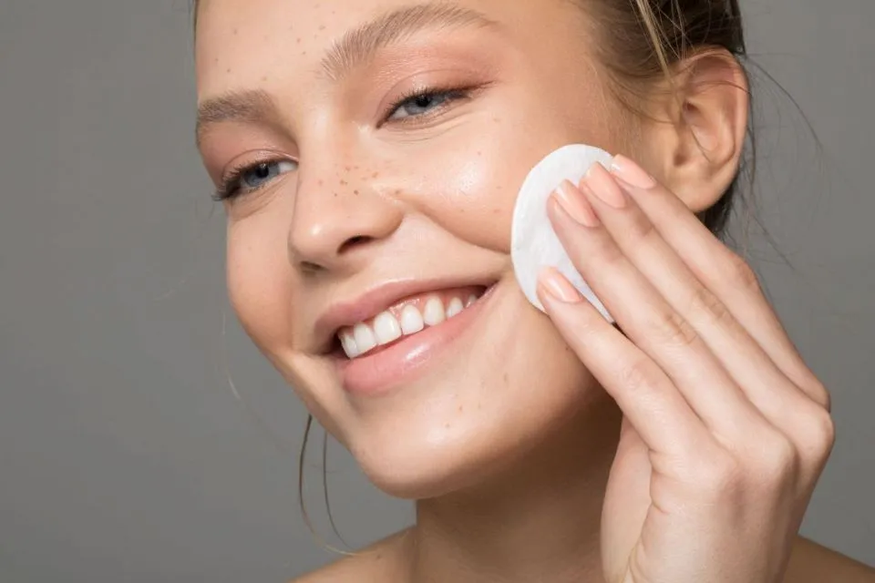 3 Jenis Toner dan Fungsinya untuk Kulit 4 Jenis-jenis toner sesuai dengan fungsi