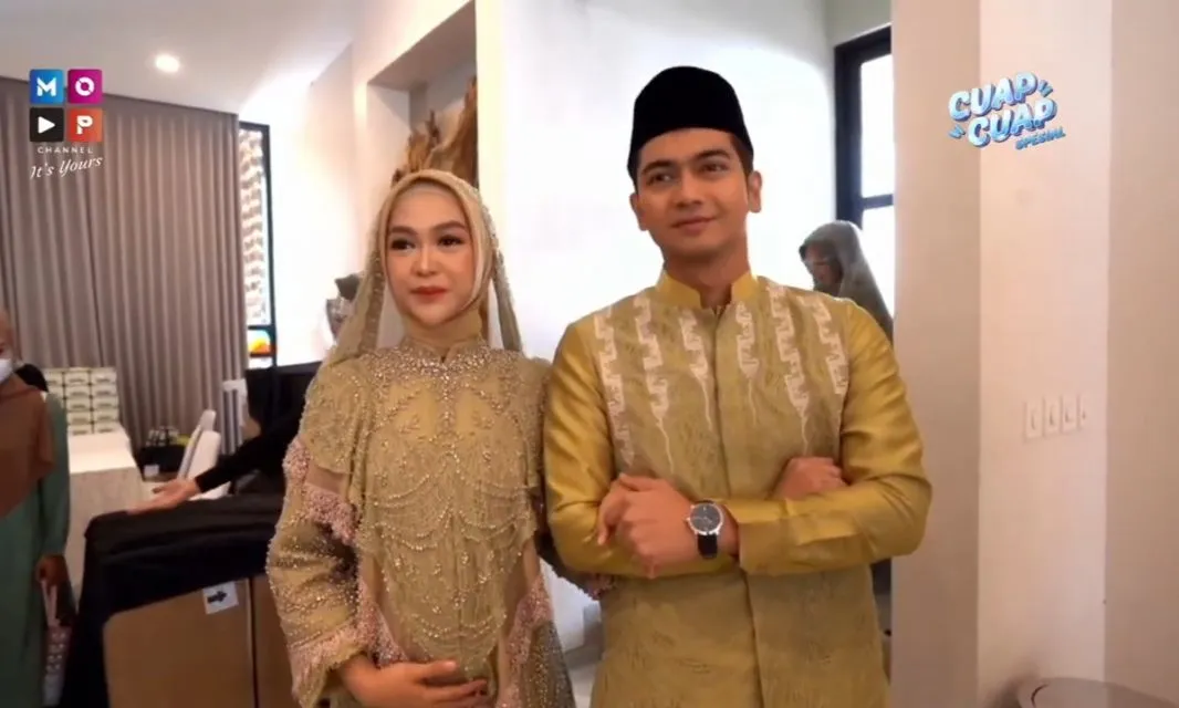 Ria Ricis Gelar Acara Pengajian 4 Bulanan Kehamilan, Diwarnai Isak Tangis 3 Ria Ricks Umumkan Kehamilan 4 Bulan