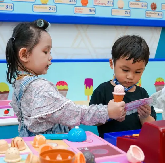 7 Potret Gemas Playdate Kiano dan Lala, Seperti Kakak Beradik! 13 potret gemas playdate Kiano dan Lala