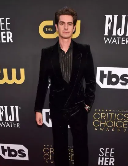 8 Gaya Artis di Critics Choice Awards 2022. Semua Tampil Memukau! 12 Penampilan Artis di Critics Choice Awards 2022