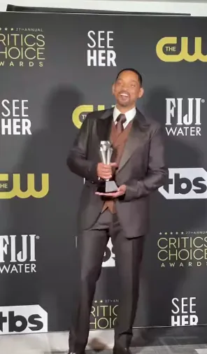 8 Gaya Artis di Critics Choice Awards 2022. Semua Tampil Memukau! 15 Penampilan Artis di Critics Choice Awards 2022