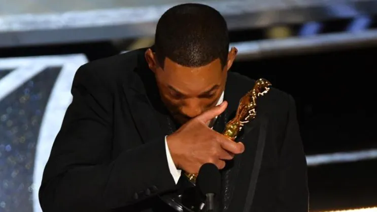 Will Smith Minta Maaf kepada The Academy Usai Tampar Chris Rock 4 Will Smith Minta Maaf Usai Tampar Chris Rock di Oscar 2022