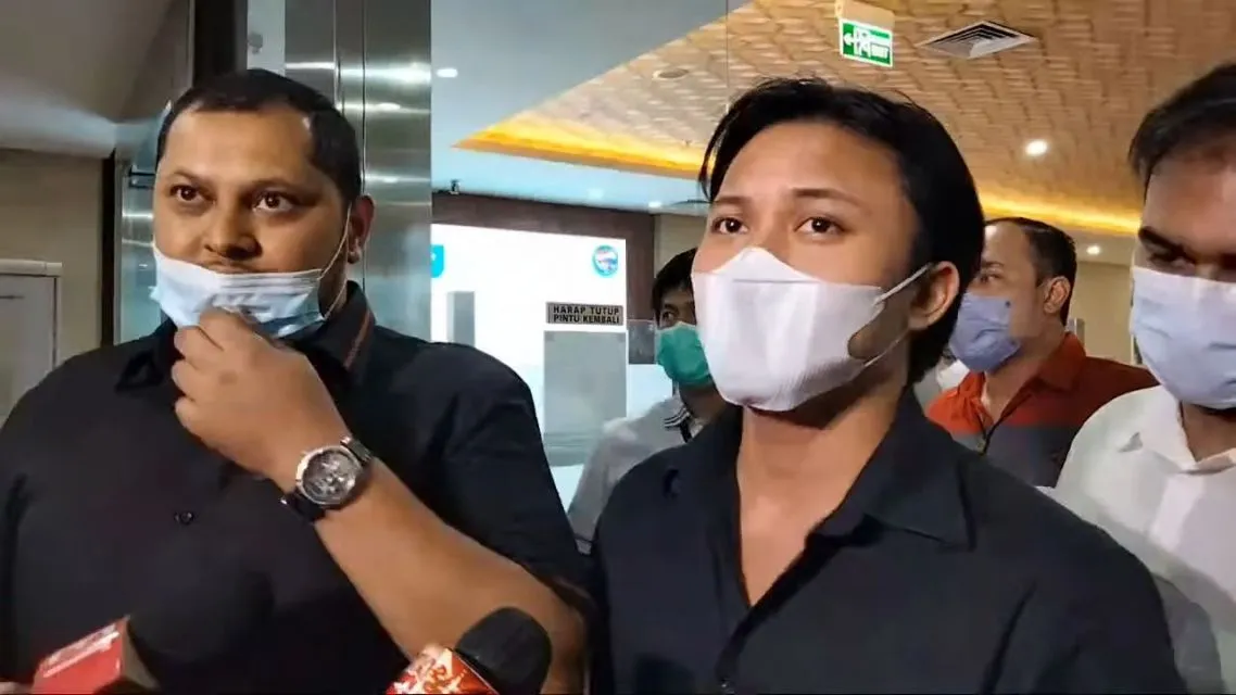 Diperiksa Bareskrim, Rizky Febian Tak Diminta Kembalikan Uang Doni Salmanan 3 Rizky Febian memenuhi panggilan Bareskrim Polri