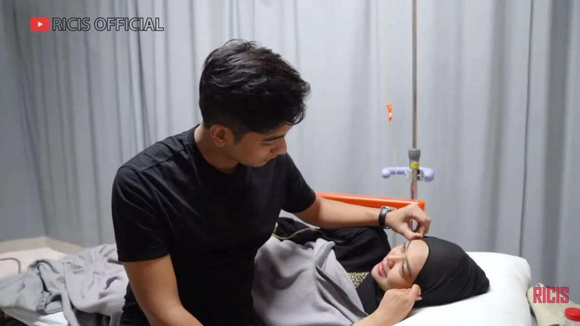 Ria Ricis Dilarikan ke IGD Sepulang Liburan dari Luar Negeri 4 Ria Ricis dilarikan ke instalasi gawat darurat