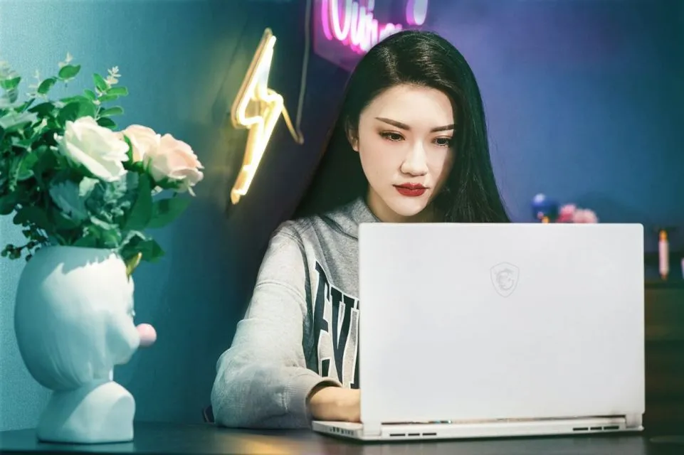 Berminat jadi YouTuber Gaming? Ini 3 Hal yang Harus Kamu Lakukan 5 Laptop gaming MSI