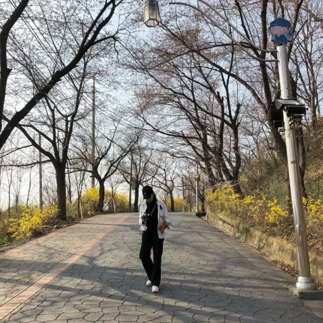 Inspirasi Gaya Fashion ala Seol In Ah, Sahabat Kim Sejeong di Drakor Business Proposal 16 Inspirasi gaya ala Seol In Ah