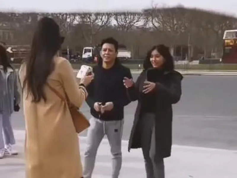 7 Potret Kedekatan Ariel Noah dan Alleia di Paris, Anya Geraldine Jadi Sorotan 11 Ariel Noah dan Alleia di Paris, Anya Geraldine ikut disorot