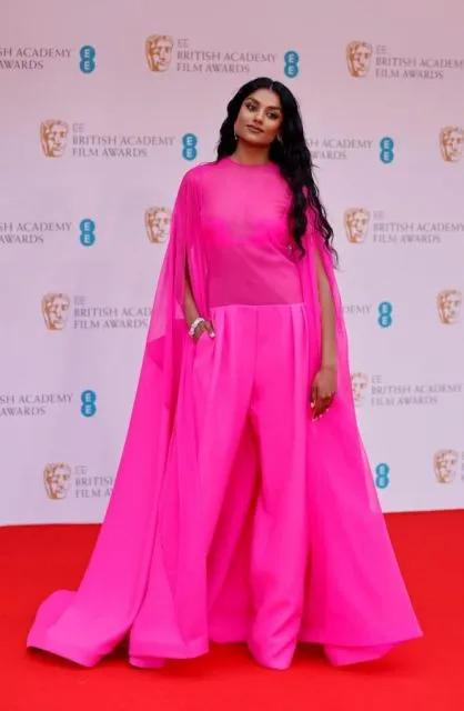 11 Potret Busana Selebritas di Red Carpet BAFTA. Anggun dan Mewah! 12 Potret seleb di red carpet BAFTA