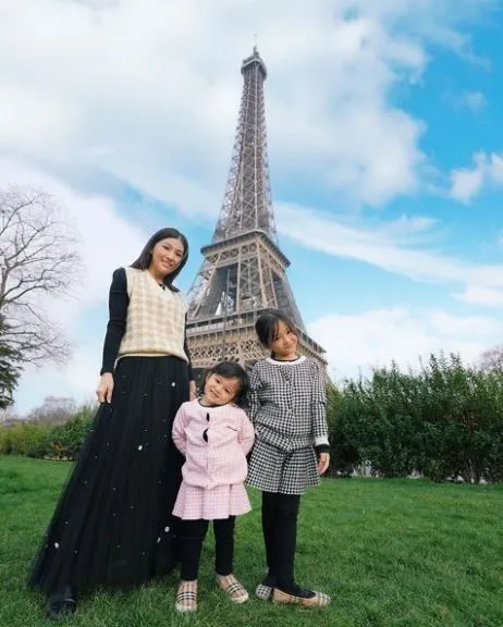 Potret Sarwendah Liburan Sambil Kerja di Paris, Pakai Gaun sampai Daster 11 Sarwendah