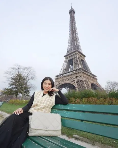 Potret Sarwendah Liburan Sambil Kerja di Paris, Pakai Gaun sampai Daster 10 Sarwendah