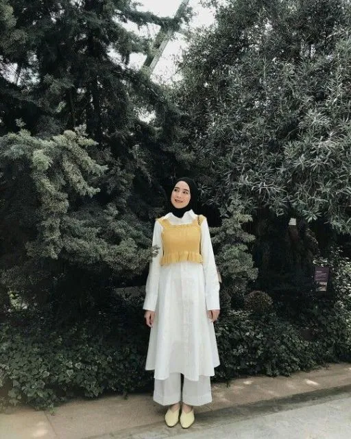 8 Ide Padu Padan Outfit Bernuansa Putih. Cocok Buat Persiapan Lebaran~ 12 Padu padan outfit warna putih