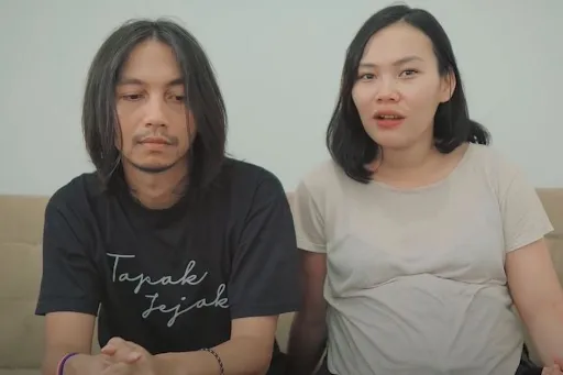Profil Fiersa Besari, si Penyanyi dan Pencinta Alam 4 pasangan fiersa besari