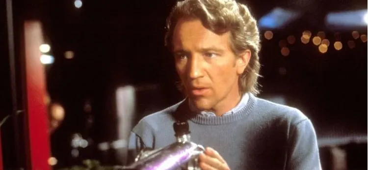 Pengin Tes Fobia? Coba Tonton 9 Film Horor yang Terinspirasi dari Berbagai Fobia ini! 12 Body Double
