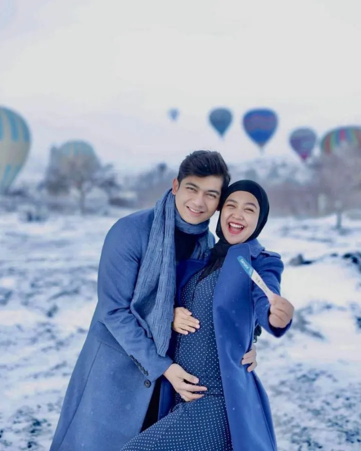 9 Artis yang Pernah Tutupi Kehamilan Saat Trimester Awal. Siapa Saja? 18 Ria Ricis