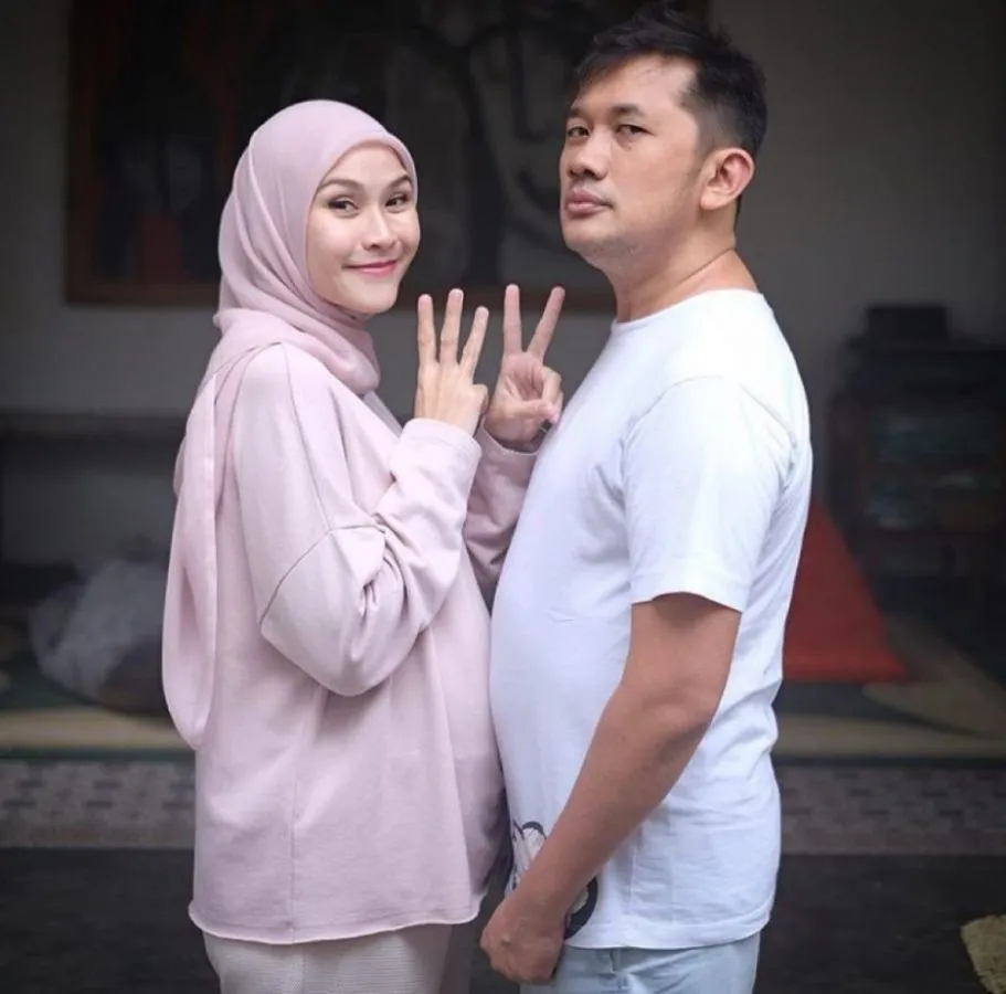 9 Artis yang Pernah Tutupi Kehamilan Saat Trimester Awal. Siapa Saja? 14 Zaskia Adya Mecca