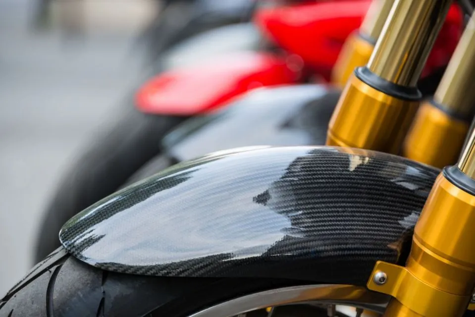 4 Bagian Menarik dari Motor MotoGP yang Bisa Diadaptasi di Motormu 7 Aksesorin Carbon