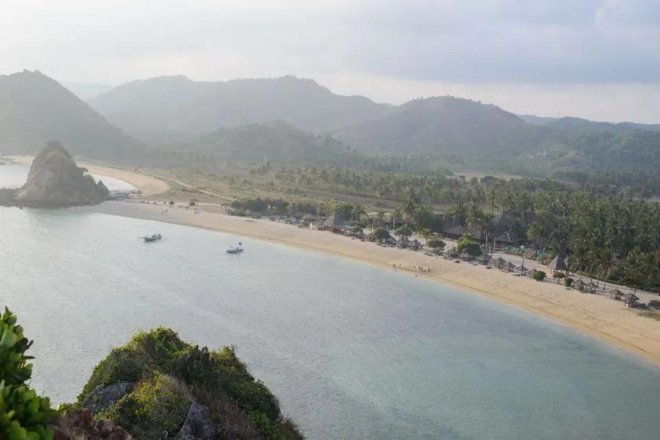 MotoGP 2022 Mandalika Buktikan 4 Hal dari Indonesia ini Bisa Bersaing di Panggung Dunia 7 Pantai Kuta Mandalika