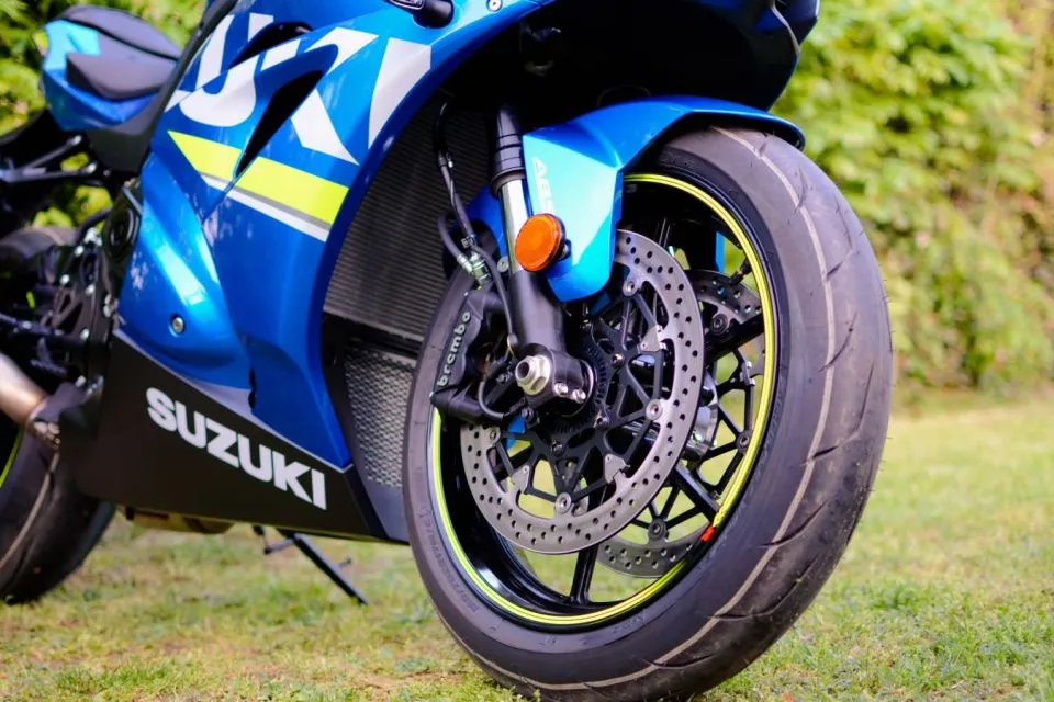 4 Bagian Menarik dari Motor MotoGP yang Bisa Diadaptasi di Motormu 5 Suspensi upside-down