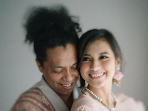 Profil Indah Permatasari: Karir, Keluarga & Pasangan 2 pasangan indah permatasari