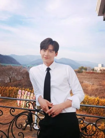 8 Artis Korea Donasi untuk Korban Kebakaran Hutan, Son Ye Jin hingga Suga BTS 14 Lee Jong Suk
